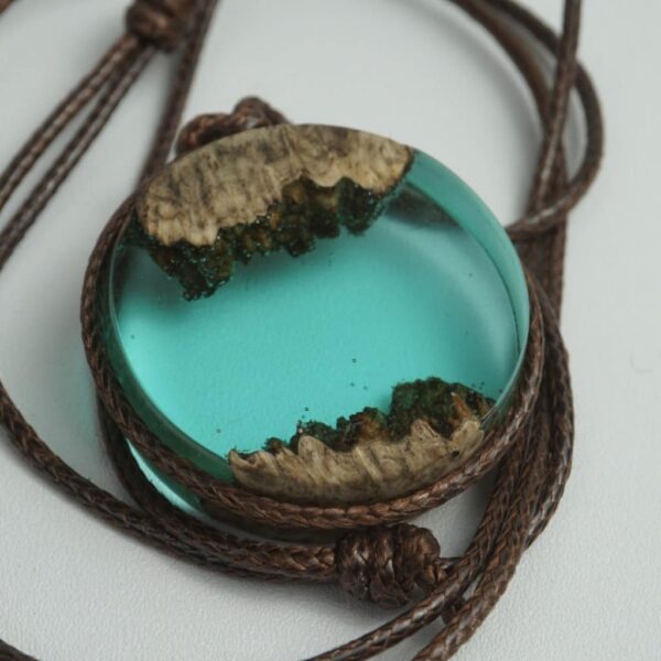 Blue Ocean – Resin Wood Necklace - Gambar 4