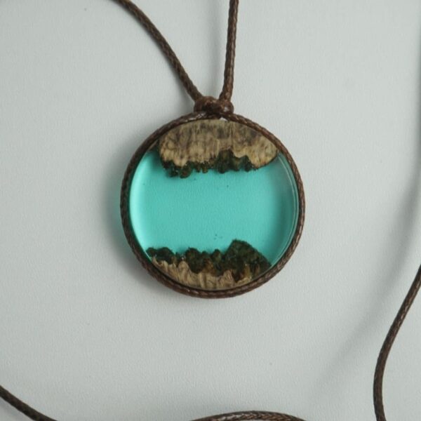 Blue Ocean – Resin Wood Necklace - Gambar 2