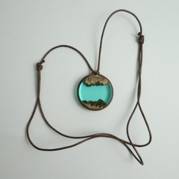 Blue Ocean – Resin Wood Necklace
